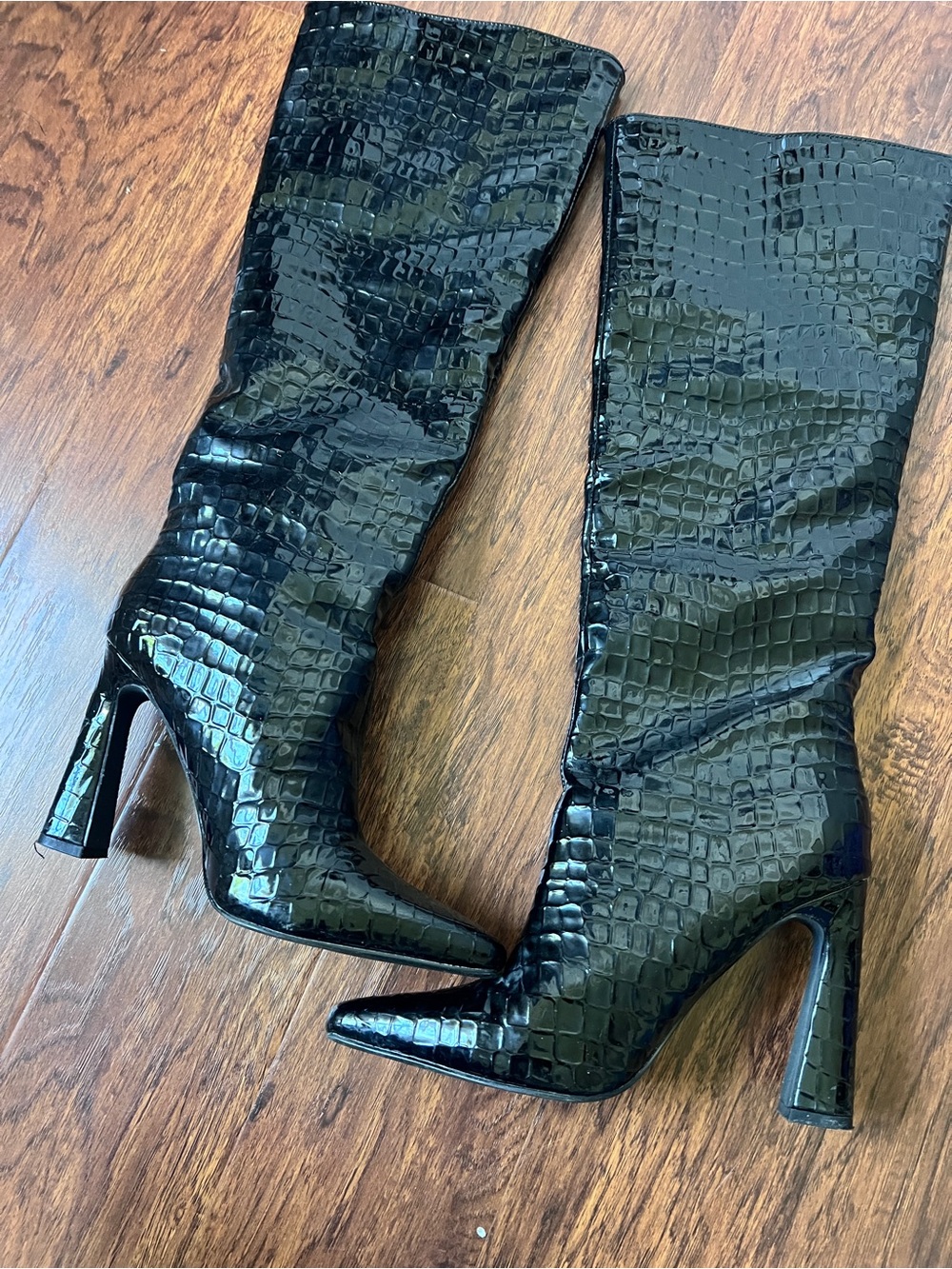 Women's Black Croc-Embossed High Heel Knee Boots